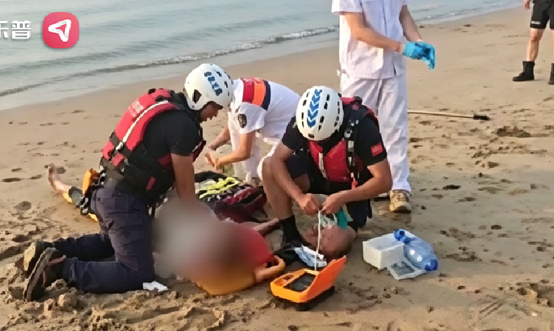 女子海边溺水心脏骤停，乐普AED再立大功！